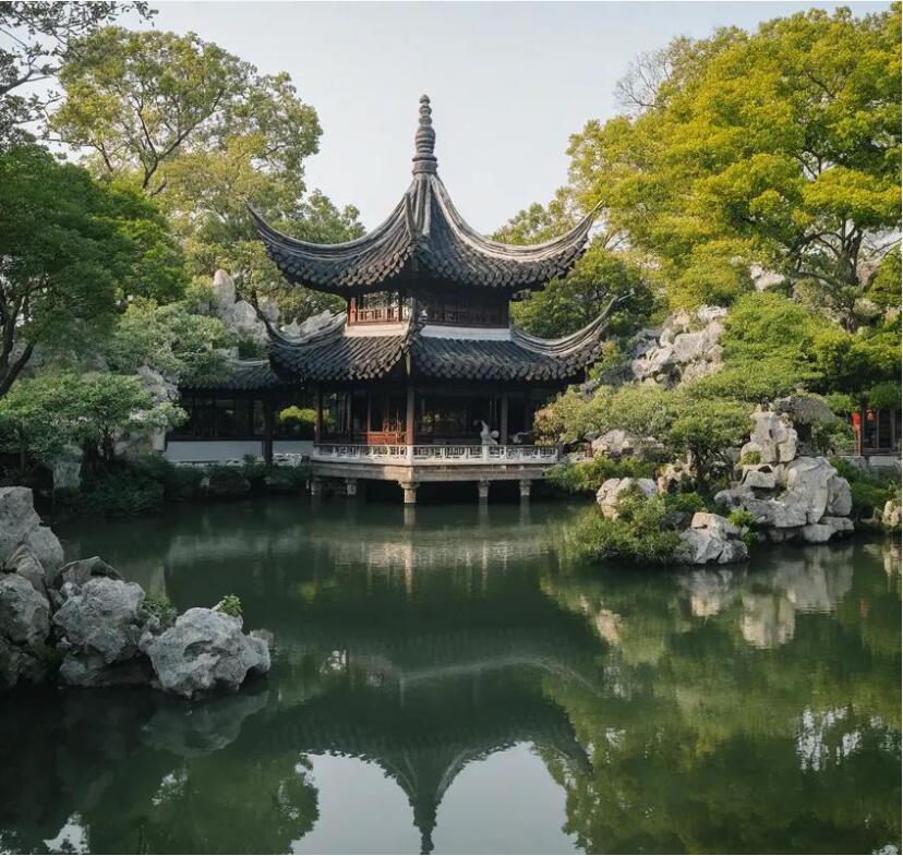 雨花区骤变体育有限公司